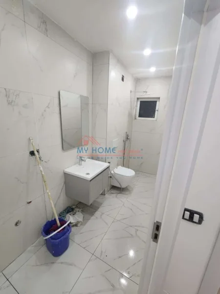 Tirane, shitet apartament 1+1+Ballkon Kati 2, 75 m² 180.000 € (Rruga Medar Shtylla)