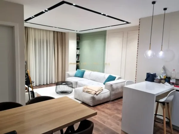 Tirane, jepet me qera apartament 1+1 Kati 4, 90 m² 500 € (yzberisht)