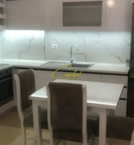 Tirane, jepet me qera apartament 2+1 Kati 2, 98 m² 650 € (BULEVARDI I RI)