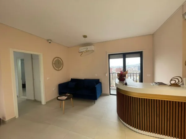 Tirane, shitet apartament 3+1 Kati 8, 