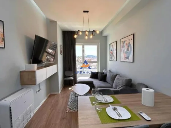 Tirane, shitet apartament 2+1+Ballkon Kati 9, 77 m² 