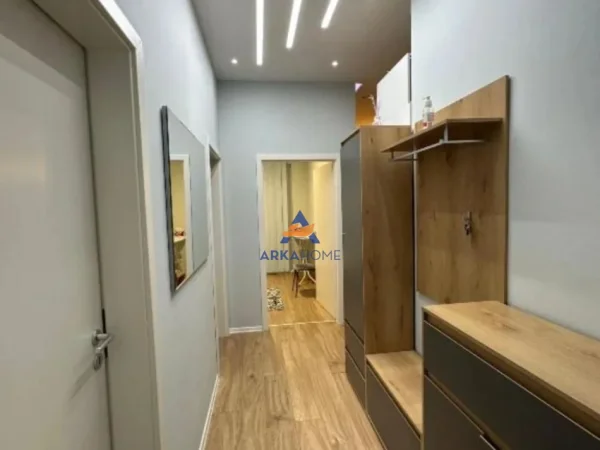 Tirane, shitet apartament 2+1+Ballkon Kati 9, 77 m² 