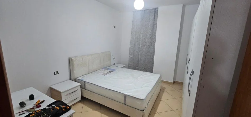 Tirane, jepet me qera apartament 2+1+Ballkon Kati 3, 110 m² 500 € (KMY)
