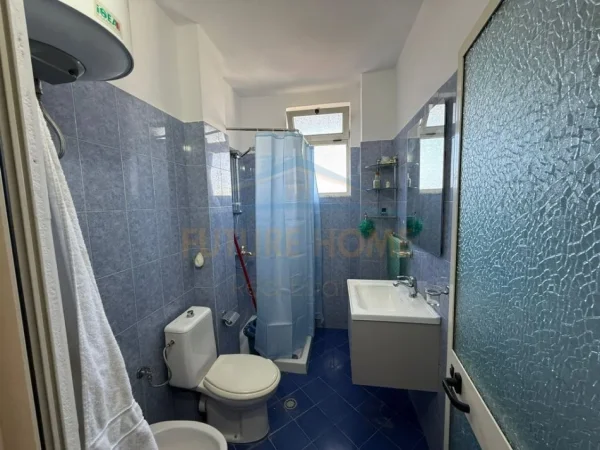 Durres, jepet me qera apartament 1+1 Kati 9, 350 € (Durres)