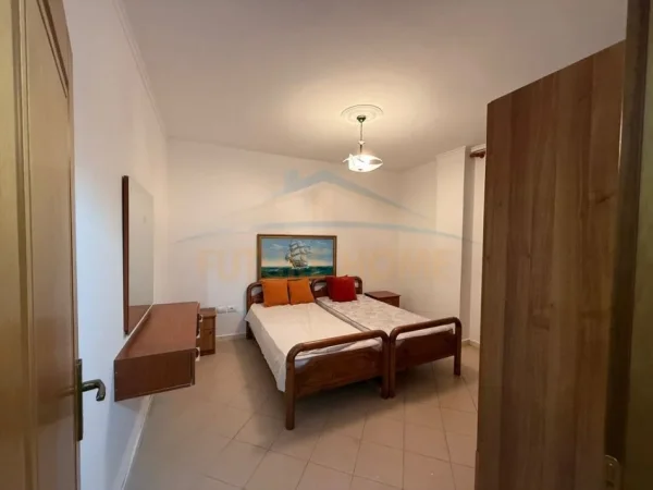 Durres, jepet me qera apartament 1+1 Kati 9, 350 € (Durres)