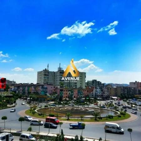 Tirane, jepet me qera apartament 2+1+Ballkon Kati 8, 140 m² 950 € (zogu i zi)