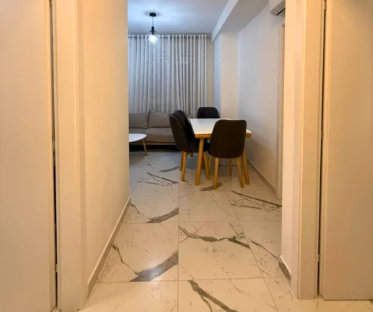 Tirane, jepet me qera apartament 2+1 Kati 4, 75 m² 800 € (Myslym Shyr)