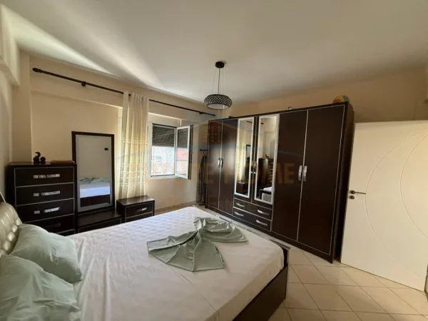 Durres, jepet me qera apartament 2+1 Kati 4, 500 € (Durres)