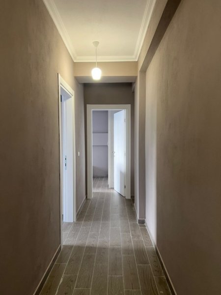 Tirane, jepet me qera apartament 2+1 Kati 2, 110 m² 700 € (KODRA E DIELLIT)