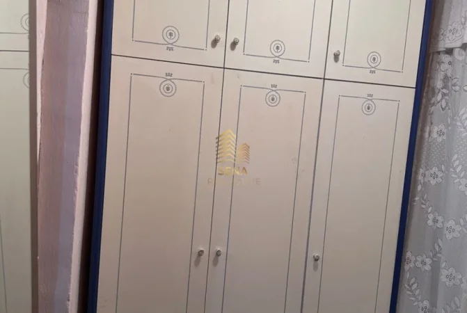 Tirane, jepet me qera apartament 1+1 Kati 2, 55 m² 400 € (Rruga Myslym Shyri)