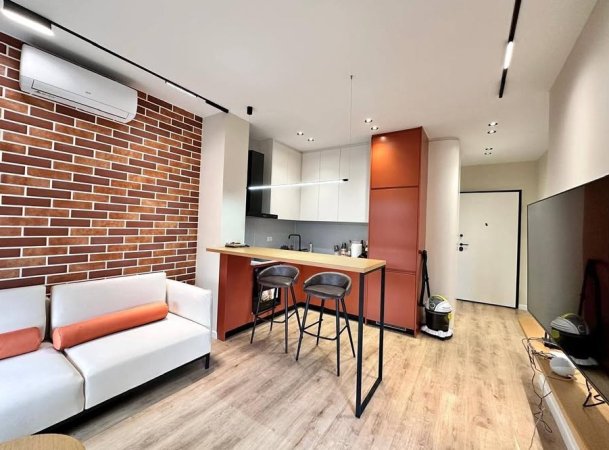 Tirane, jepet me qera apartament 1+1 , 75 m² 650 € 