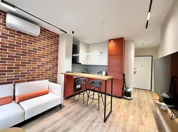 Tirane, jepet me qera apartament 1+1 , 75 m² 650 € 