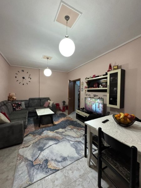 APARTAMENT 2+1 ME QIRA  500 € (RRUGA E DIBRES)