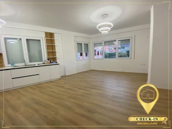 Tirane, jepet me qera apartament 2+1+Aneks+Ballkon , 115 m² 500 € (Kopshti Botanik)