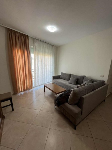 Tirane, jepet me qera apartament 2+1 Kati 6, 100 m² 600 € (Rruga e Kavajes)