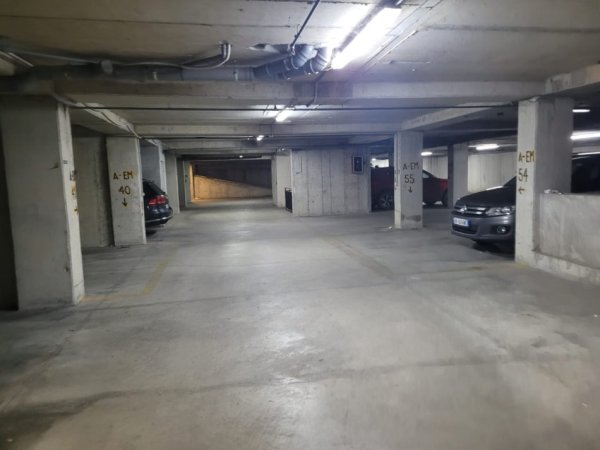 Tirane, shes garazh | post parkimi Kati -2, 20 m² (21 Dhjetori pas hotel Mondial)