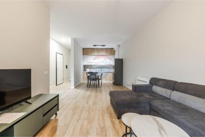 Tirane, jepet me qera apartament 1+1+Ballkon , 70 m² 1.200 € (Rruga e Kavajes)