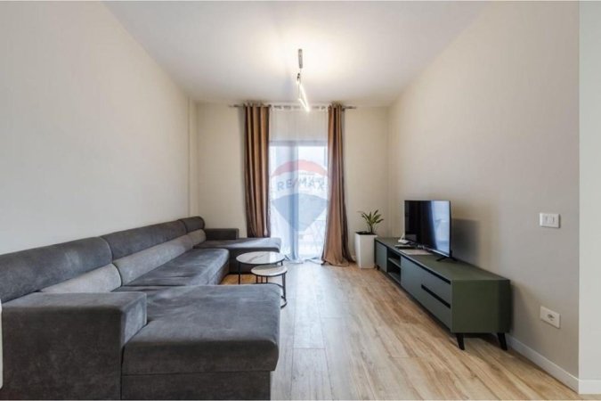 Tirane, jepet me qera apartament 1+1+Ballkon , 70 m² 1.200 € (Rruga e Kavajes)