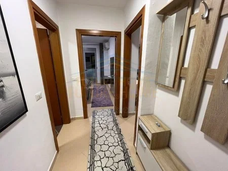 Tirane, jepet me qera apartament 1+1 Kati 3, 56 m² 550 € (Liqeni i Thate , Fillim Rruges Peti)