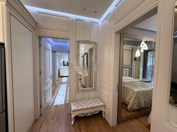 Tirane, jepet me qera apartament 3+1 Kati 7, 145 m² 1.600 € (delijorgi)