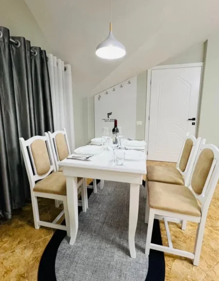 Tirane, jepet me qera apartament 2+1 Kati 4, 80 m² 600 € (RRUGA E KAVAJES)