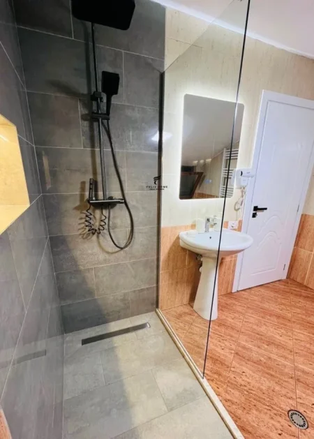 Tirane, jepet me qera apartament 2+1 Kati 4, 80 m² 600 € (RRUGA E KAVAJES)