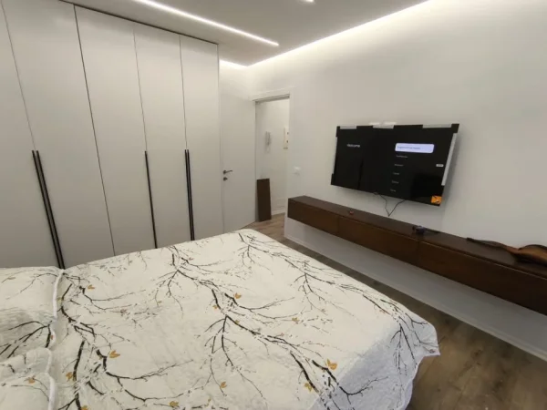 Tirane, jepet me qera apartament 1+1 Kati 4, 70 m² 600 € (Kodra e Diellit)