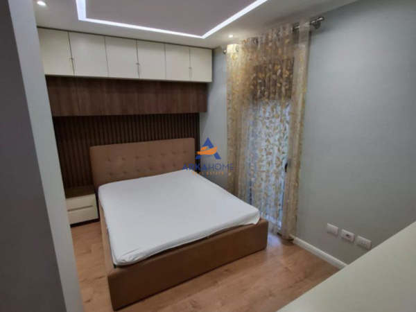 Tirane, jepet me qera apartament 1+1+Ballkon Kati 5, 64 m² 600 €