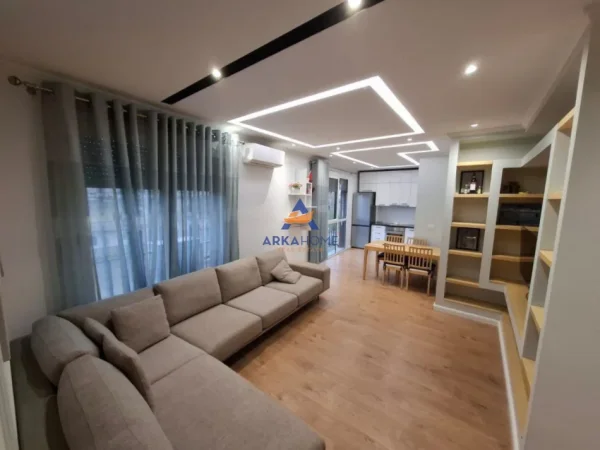 Tirane, jepet me qera apartament 1+1+Ballkon Kati 5, 64 m² 600 €