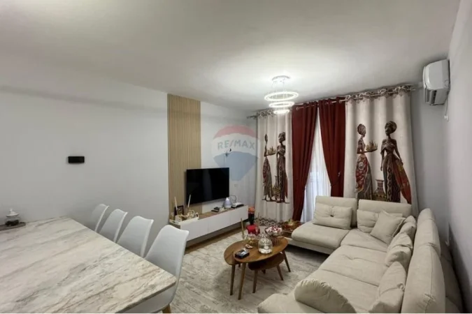 Tirane, shitet apartament 2+1+Ballkon , 110 m² 195.000 € (Astir)