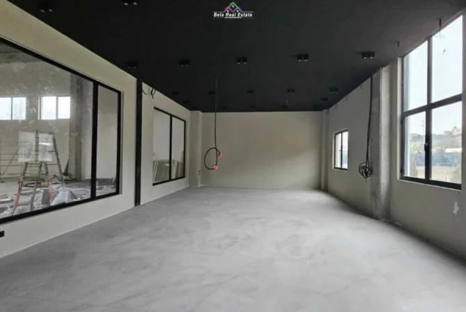 Tirane, jepet me qera magazine , 1.000 m² 6.000 € (Rruga e Vjeter e Elbasanit)