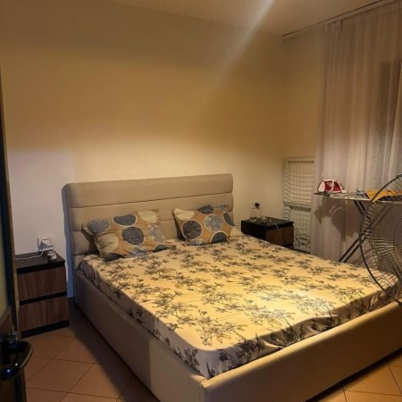 Tirane, jepet me qera apartament 1+1+Ballkon Kati 2, 60 m² 350 € (YZBERISHT)