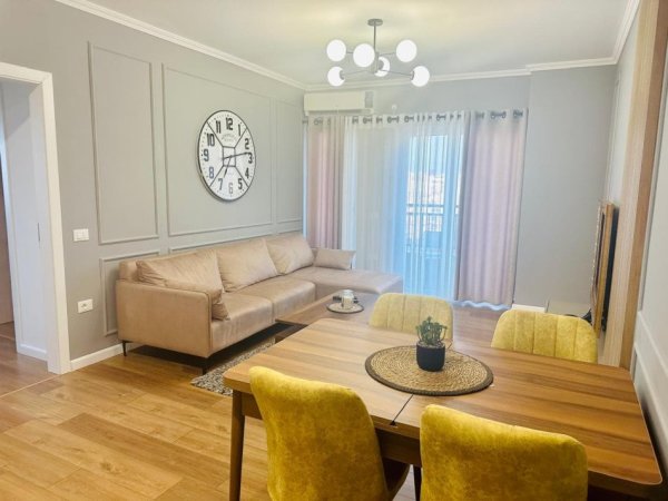 Tirane, jepet me qera apartament 2+1 Kati 7, 80 m² 622 € (Rruga Sokrat Miho)