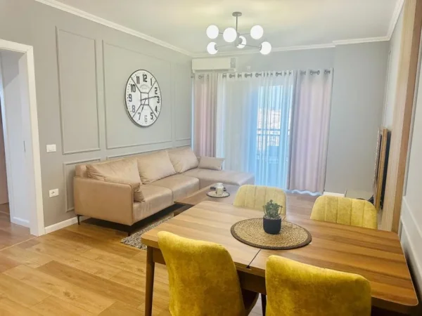 Tirane, jepet me qera apartament 2+1 Kati 7, 80 m² 622 € (Rruga Sokrat Miho)