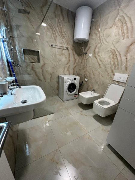 Tirane, jepet me qera apartament 2+1 Kati 7, 80 m² 622 € (Rruga Sokrat Miho)