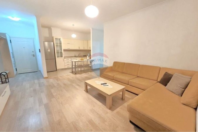 Tirane, jepet me qera apartament 1+1 Kati 4, 75 m² 650 € (Kompleksi Delijorgji)