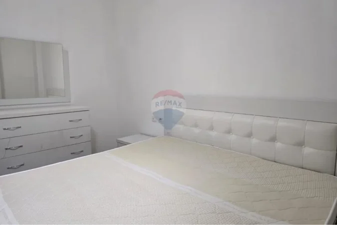 Tirane, jepet me qera apartament 1+1 Kati 4, 75 m² 650 € (Kompleksi Delijorgji)