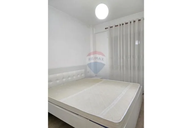 Tirane, jepet me qera apartament 1+1 Kati 4, 75 m² 650 € (Kompleksi Delijorgji)