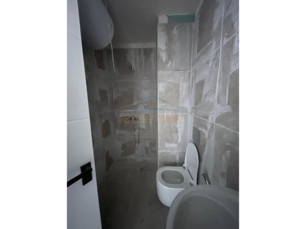 Tirane, shitet apartament 1+1 Kati 3, 55 m² 105.000 € (Farmacia 10)