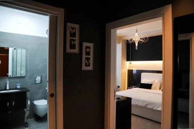 Tirane, jepet me qera apartament 2+1+Ballkon Kati 8, 96 m² 950 € (Bllok (Pallatet Agimi))