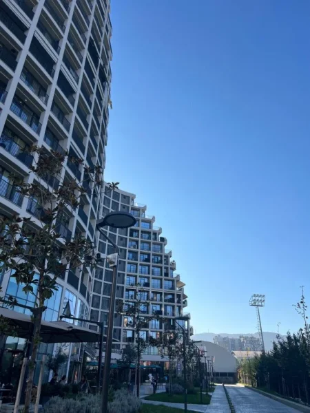 Tirane, jepet me qera apartament 1+1+Aneks+Ballkon Kati 4, 80 m² 1.200 € 