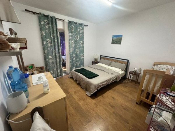 Tirane, jepet me qera apartament 1+1 Kati 1, 65 m² 600 € (PAZARI I RI)