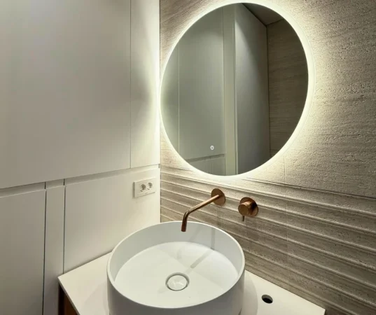 Tirane, jepet me qera apartament 1+1 Kati 13, 1.200 € (Rr. Mine Peza)