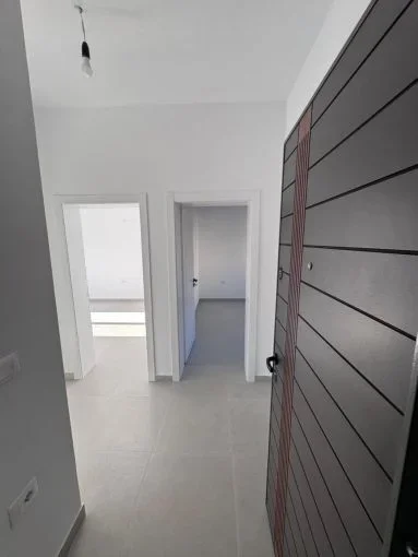 Tirane, jepet me qera zyre Kati 2, 73 m² 1.000 € (Rruga Fortuzi)