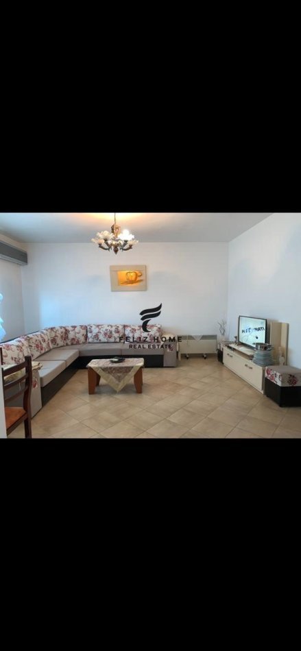 Tirane, shitet apartament 1+1 Kati 13, 70 m² 160.000 € (stacioni i trenit)