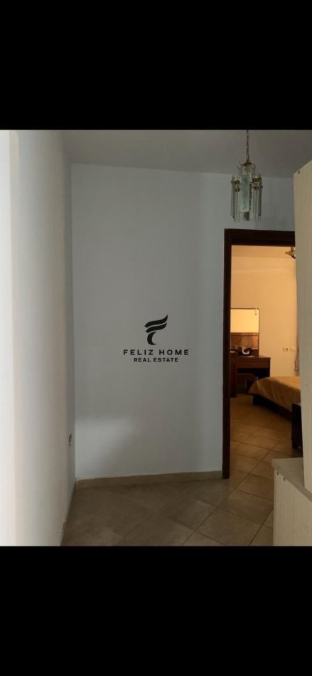 Tirane, shitet apartament 1+1 Kati 13, 70 m² 160.000 € (stacioni i trenit)