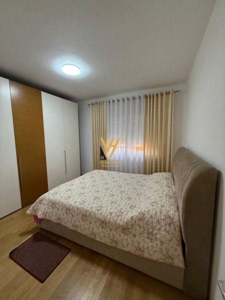 Tirane, shitet apartament 3+1+Ballkon Kati 1, 270 m² 650.000 € (SAUK)