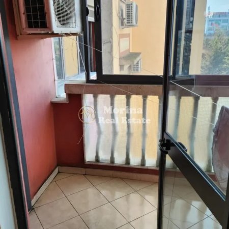Tirane, jepet me qera apartament 2+1 Kati 4, 115 m² 500 € (Kthesa e Kamzes)