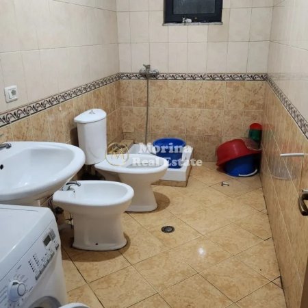 Tirane, jepet me qera apartament 2+1 Kati 4, 115 m² 500 € (Kthesa e Kamzes)