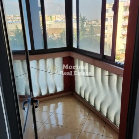 Tirane, jepet me qera apartament 2+1 Kati 4, 115 m² 500 € (Kthesa e Kamzes)
